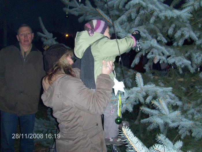 Weihnachtsbaum aufstellen 2008_48
